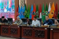 Sidang Paripurna DPRD Sumbar. (Foto: Ist)