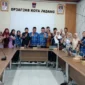 DP3AP2KB Padang menggelar Sosialisasi Psikoedukasi Pola Asuh Anak bagi pengurus panti asuhan, Kamis (17/9/2026). (Foto: Pemko Padang)