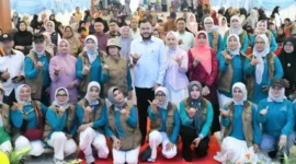 Wali Kota Padang Fadly Amran menghadiri sunatan massal gratis yang digelar Pemko Padang berkolaborasi dengan IJP di Bagindo Aziz Chan Youth Center, Sabtu (12/9/2026). (Foto: Pemko Padang)