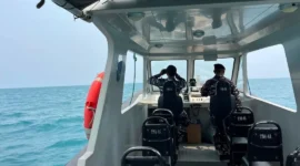 TNI AL mengerahkan 11 kapal gabungan dalam operasi pencarian lima jurnalis dan tiga kru kapal yang hilang kontak saat peliputan Gunung Anak Krakatau. (Foto: BPMI Setpres)