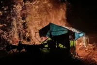 Polres Solsel menertibkan tambang emas ilegal di Sangir Jujuan dan memusnahkan sejumlah peralatan PETI. (Foto: Polda Sumbar)