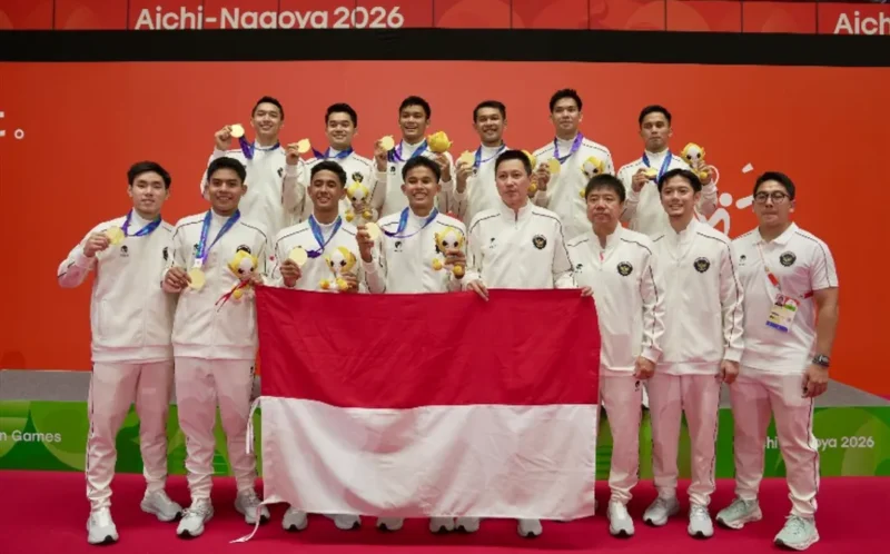 Tim bulu tangkis beregu putra Indonesia berhasil meraih medali emas usai menumbangkan China 3-2 di Asian Games 2026. (Foto: Kemenpora)