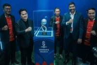 Trofi FIFA ASEAN Cup 2026 dipamerkan di Indonesia Sports Summit 2026, JCC, Jumat (11/9/2026). (Foto: PSSI)