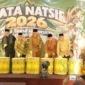 Gubernur Sumbar Mahyeldi membuka kegiatan Mata Natsir 2026 sekaligus Masa Ta’aruf UMN Bukittinggi di Aula Perpustakaan Proklamator Bung Hatta, Senin (28/9/2026). (Foto: Adpsb)