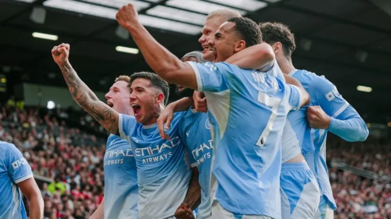 Pemain Manchester City merayakan gol ke gawang Manchester United di Old Trafford, Minggu (13/9). (Foto: Mancity)