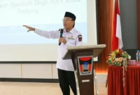 Wakil Wali Kota Padang Maigus Nasir membuka pelatihan dan penguatan literasi ekonomi keuangan syariah bagi ASN dan Perumda se-Kota Padang di Aula Dinkes Padang, Rabu (9/9/2026). (Foto: Pemko Padang)