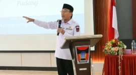 Wakil Wali Kota Padang Maigus Nasir membuka pelatihan dan penguatan literasi ekonomi keuangan syariah bagi ASN dan Perumda se-Kota Padang di Aula Dinkes Padang, Rabu (9/9/2026). (Foto: Pemko Padang)