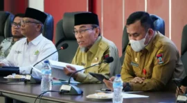 Wakil Wali Kota Padang Maigus Nasir memimpin rapat persiapan MTQN ke-42 tingkat Kota Padang di Gedung Bagindo Aziz Chan, Balai Kota Padang, Aie Pacah, Senin (7/9/2026). (Foto: Pemko Padang)