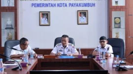 Wakil Wali Kota Payakumbuh Elzadaswarman saat koordinasi terkait pemeriksaan pendahuluan kinerja pengelolaan persampahan oleh BPK RI, Rabu (16/9/2026). (Foto: MC Payakumbuh)