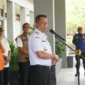 Wakil Wali Kota Payakumbuh Elzadaswarman memberikan arahan kepada personel yang akan membantu penanganan darurat banjir bandang di Kabupaten Solok. (Foto: MC Payakumbuh)