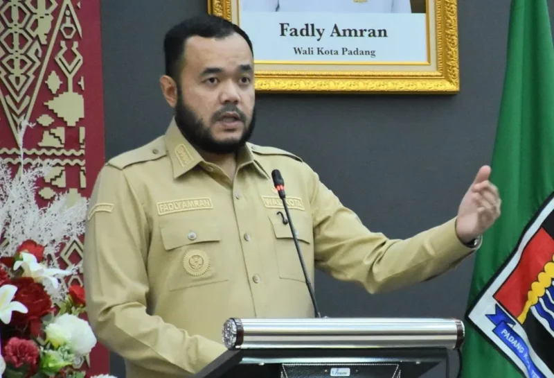 Wali Kota Padang Fadly Amran dalam Rapat Paripurna DPRD Padang, Senin (21/9/2026). (Foto: Pemko Padang)