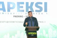 Wali Kota Padang Fadly Amran menyambut kedatangan delegasi Komwil I APEKSI di Kota Padang melalui Welcome Dinner di Hotel Santika Padang, Selasa (29/9/2026). (Foto: Pemko Padang)