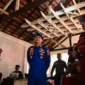 Wamenkomdigi Nezar Patria saat meninjau Posko SAR Gabungan pencarian jurnalis dan awak kapal yang hilang di perairan Selat Sunda, Carita, Pandeglang, Sabtu (12/9/2026). (Foto: Anhar/Komdigi)
