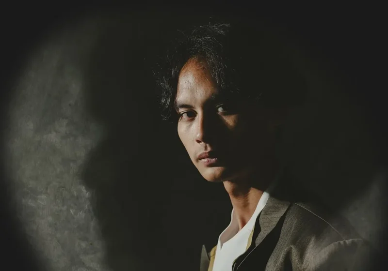 Alee merilis single terbaru berjudul Apa Kabarmu?. (Foto: IG @lunarawakes)