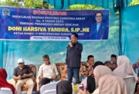 Ketua Komisi IV DPRD Sumbar, Doni Harsiva Yandra saat sosialisasi Perda Nomor 4 Tahun 2023 tentang Penanggulangan Bencana di Nagari Koto Berapak. (Foto: Ist)