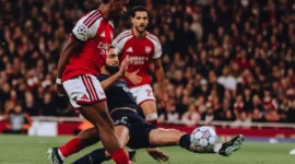 Jurian Timber saat membobol gawang Lille pada matchday kedua Liga Champions 2026/2027 di Emirates Stadium, Rabu (14/10/2026) dini hari WIB. (Foto: IG @jurrientimber)