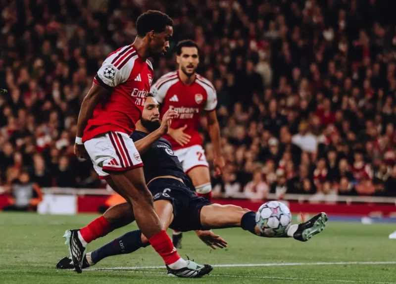 Jurian Timber saat membobol gawang Lille pada matchday kedua Liga Champions 2026/2027 di Emirates Stadium, Rabu (14/10/2026) dini hari WIB. (Foto: IG @jurrientimber)