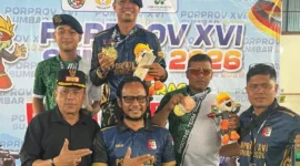 Wakil Wali Kota Payakumbuh, Elzadaswarman bersama atlet penembak usai meraih medali pada Porprov XVI Sumbar 2026. (Foto: MC Payakumbuh)