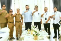 Wali Kota Padang, Fadly Amran saat menerima audiensi Kepala BP3KP Sumatera III, Iswanto beserta jajaran di Kediaman Resmi Wali Kota, Senin (26/10/2026). (Foto: Pemko Padang)