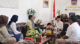 Wakil Wali Kota Padang Maigus Nasir menerima audiensi Ketua LAN Sumbar Firman Sikumbang di ruang kerjanya, Balai Kota Aie Pacah, Jumat (30/10/2026). (Foto: Pemko Padang)