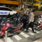 Timsus Charlie Polresta Padang mengamankan sepeda motor berknalpot brong di Mapolresta Padang, Minggu (4/10/2026). (Foto: Polresta Padang)