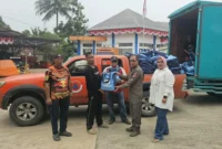 Wapres salurkan 1.700 paket sembako dan bantuan logistik untuk warga terdampak banjir Padang. (Foto: Pemko Padang)