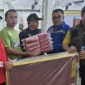 Kemensos menyalurkan bantuan bagi korban banjir bandang Padang. (Foto: Kemensos)