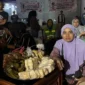 Porprov Sumbar 2026 mendongkrak omzet pelaku UMKM di Padang. Pemko memfasilitasi 32 UMKM di enam titik pertandingan untuk menjangkau pasar lebih luas. (Foto: Pemko Padang)