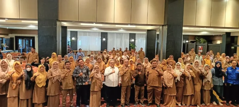 Ketua DPRD Sumbar, Muhidi saat kegiatan Bimtek Peningkatan Kompetensi Guru PPPK Sumbar. (Foto: Ist)