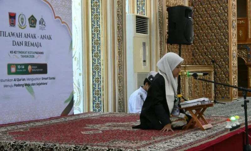 Peserta MTQ Nasional ke-42 tingkat Kota Padang mulai berkompetisi dalam cabang tilawah golongan anak-anak, Minggu (11/10/2026). (Foto: Pemko Padang)