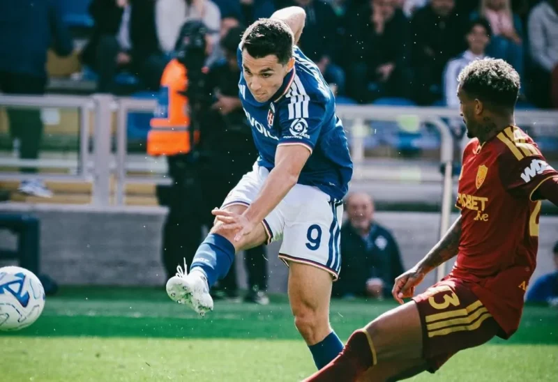 Como harus puas berbagi poin dengan AS Roma setelah kedua tim bermain imbang tanpa gol pada pekan keenam Liga Italia 2026/2027. (Foto: IG @comofootball)