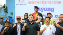 Wali Kota Padang, Fadly Amran usai penyerahan medali cabor dayung Porprov XVI Sumbar 2026 di Banjir Kanal GOR H. Agus Salim, Minggu (11/10/2026). (Foto: Pemko Padang)