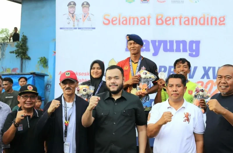 Wali Kota Padang, Fadly Amran usai penyerahan medali cabor dayung Porprov XVI Sumbar 2026 di Banjir Kanal GOR H. Agus Salim, Minggu (11/10/2026). (Foto: Pemko Padang)