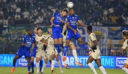Dewa United vs Persib Bandung