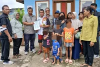 Dinsos Padang memulangkan keluarga terlantar dari Bogor. (Foto: Pemko Padang)