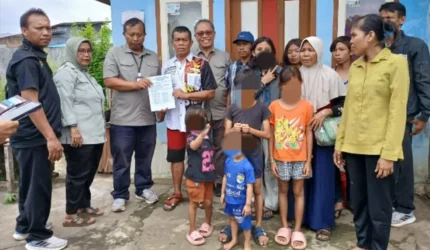 Dinsos Padang pulangkan keluarga terlantar dari Bogor