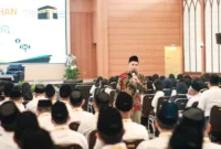 Direktur Jenderal Pengendalian Penyelenggaraan Haji dan Umrah, Harun Al Rasyid saat memberikan materi bagi pegawai mutasi dari kementerian, lembaga, dan pemerintah daerah ke Kemenhaj di Asrama Haji Kelas I Jakarta, Selasa (27/10/2026). (Foto: Kemenhaj)