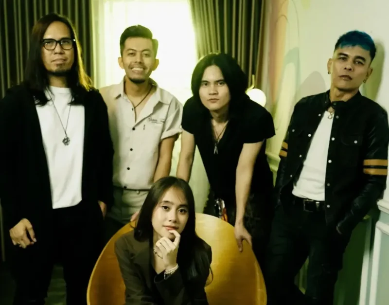 Drive merilis ulang lagu Katakanlah dalam versi piano bersama Mazaiya. (Foto: IG @mazaiyaaqila)