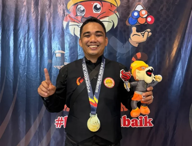 Edo Vernando meraih emas pertama biliar Kota Padang di Porprov Sumbar 2026. (Foto: Pemko Padang)