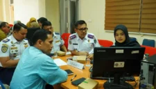 FKS Kota Padang bersama Pemko Padang dan jajaran OPD pengampu mengikuti proses seleksi administrasi serta desk assessment Penilaian Penyelenggaraan Kabupaten/Kota Sehat Tingkat Sumbar 2026 di Kantor Bappeda Sumbar, Senin (12/10/2026). (Foto: Pemko Padang)