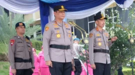 Polda Sumbar menggelar Farewell Parade melepas Kapolda Sumbar lama Irjen Pol Djati Wiyoto Abadhy dan selanjutnya menyerahkan estafet kepemimpinan kepada Kapolda Sumbar yang baru, Irjen Pol Jawari. (Foto: Polda Sumbar)