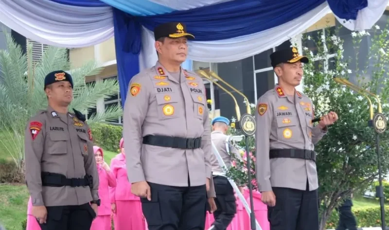 Polda Sumbar menggelar Farewell Parade melepas Kapolda Sumbar lama Irjen Pol Djati Wiyoto Abadhy dan selanjutnya menyerahkan estafet kepemimpinan kepada Kapolda Sumbar yang baru, Irjen Pol Jawari. (Foto: Polda Sumbar)