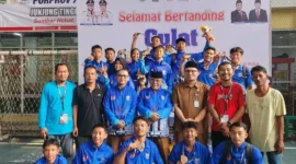 Gulat Pasbar meraih dua emas pertama untuk Kontingen Pasbar pada Porprov XVI Sumbar 2026. (Foto: Diskominfo Pasbar)