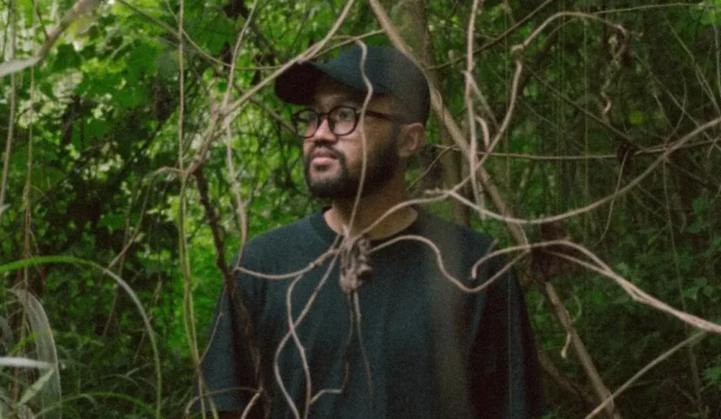 Hagai Batara merilis album Terbang & Tenggelam lewat Angular//Momentum Records. (Foto: IG @hagaibatara)