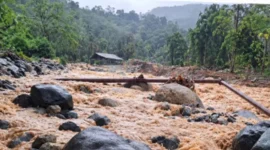 Hujan deras yang mengguyur Kota Padang mengakibatkan sejumlah intake Perumda Air Minum Kota Padang ikut terdampak. Akibatnya, distribusi air bersih kepada pelanggan berpotensi terganggu. (Foto: IG @perumdampadang)