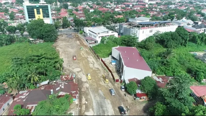 Pemko Padang mulai membangun jalan tembus Lolong Belanti–Khatib Sulaiman dan ditargetkan rampung pada Desember mendatang. (Foto: Pemko Padang)