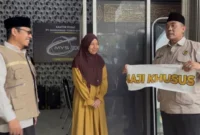 Kakanwil Kemenhaj Sumbar, M. Rifki saat melakukan sidak di sebuah travel umrah berinisial MYS, Rabu (30/9/2026). (Foto: Kemenhaj Sumbar)