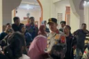 Kapolda Sumbar Irjen Pol Jawari meninjau pengungsi banjir di Masjid Al-Hijrah, Jalan Raya Kampung Apa, Koto Panjang Ikua Koto, Kecamatan Koto Tangah, Sabtu (10/10/2026) malam. (Foto: Polda Sumbar)