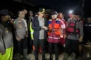 Kapolda Sumbar Irjen Pol Jawari meninjau lokasi banjir di Perumahan Lumin Park, Kecamatan Koto Tangah, Kota Padang, Sabtu (10/10/2026). (Foto: Polda Sumbar)
