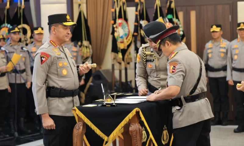 Kapolri Jenderal Suyudi Ario Seto memimpin pelantikan dan sertijab sejumlah Pati dan Pamen Polri di Rupattama Mabes Polri, Jakarta, Sabtu (3/10/2026) malam. (Foto: Humas Polri)